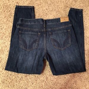 Hollister boyfriend jeans size 3 great condition!